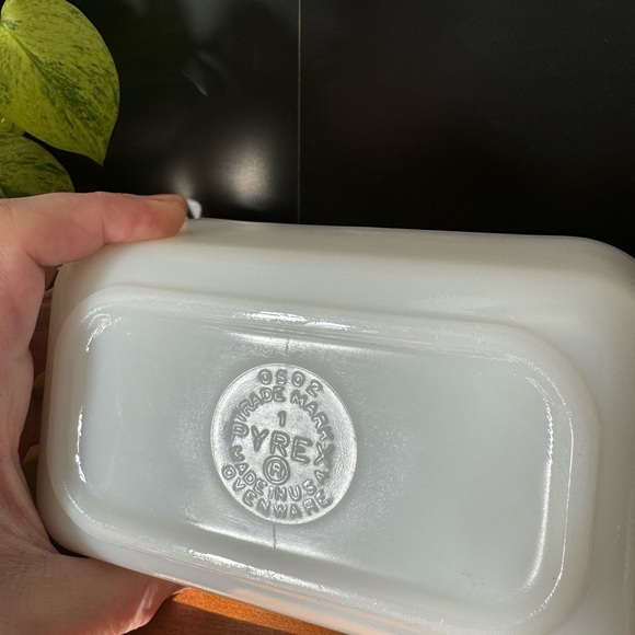 Vintage PYREX Blue Butterprint 502 medium refrigerator dish - Picture 5 of 5